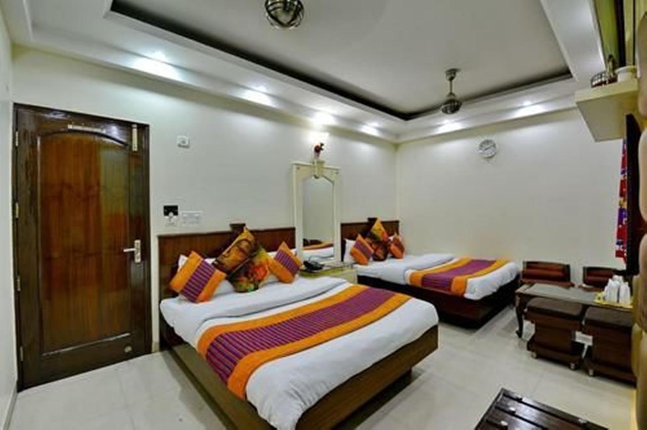 Hotel Today International Yeni Delhi Dış mekan fotoğraf